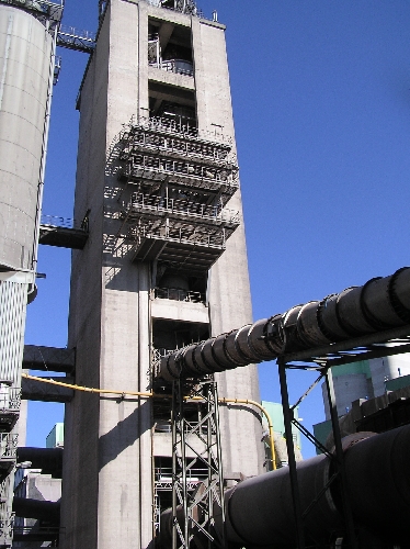 Erstellung eines Gutachtens über den Zustand der Stahlbetonkonstruktion und Beurteilung der erforderlichen Sanierungsmaßnahmen eines Wärmetauscherturmes, Lengerich